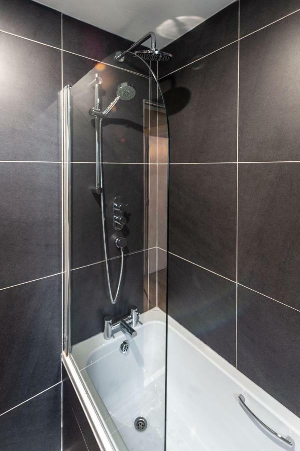 The Town House Kinsale, Hosted By Exquisite Holiday Homes, Sleeps 16 Buitenkant foto